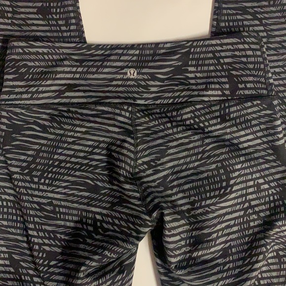 Lululemon Wunder Under Stripe Play 30” - Picture 6 of 7